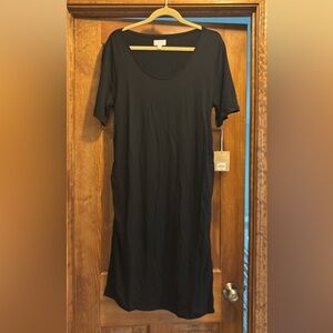 A:glow maternity dress